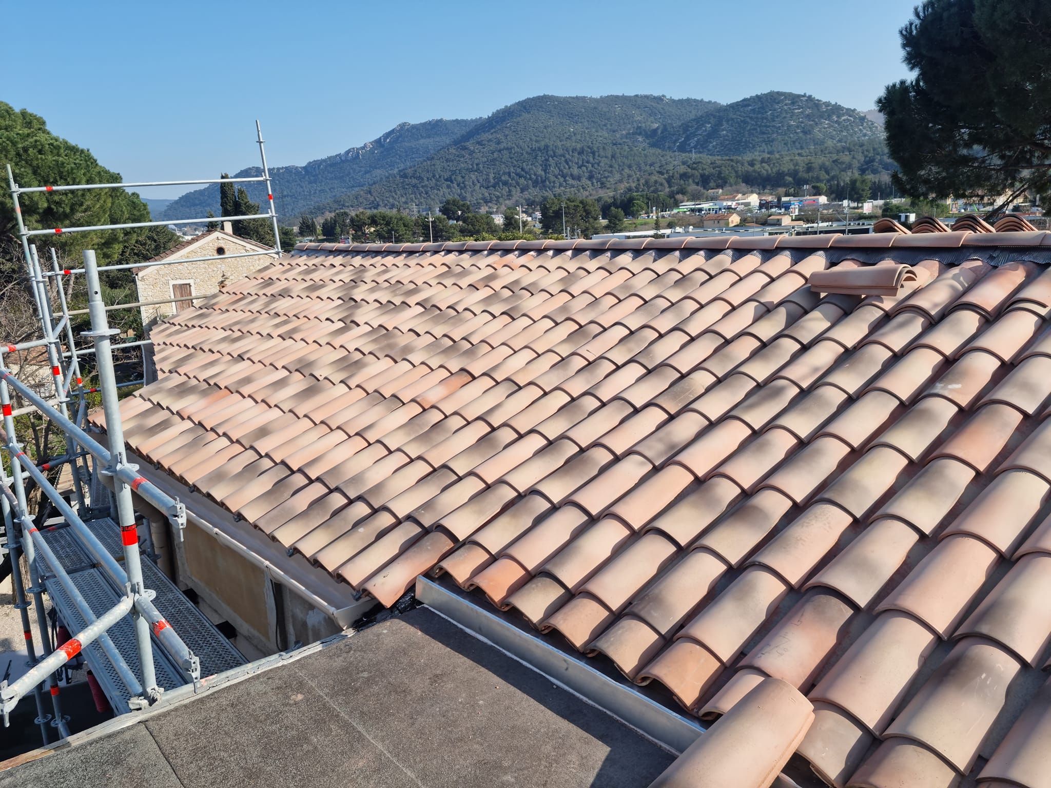 Entreprise de couverture à Aubagne – rénovation complète de toiture en tuiles