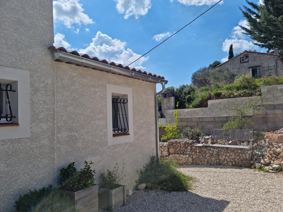 Installation de gouttière sur maison à La Ciotat