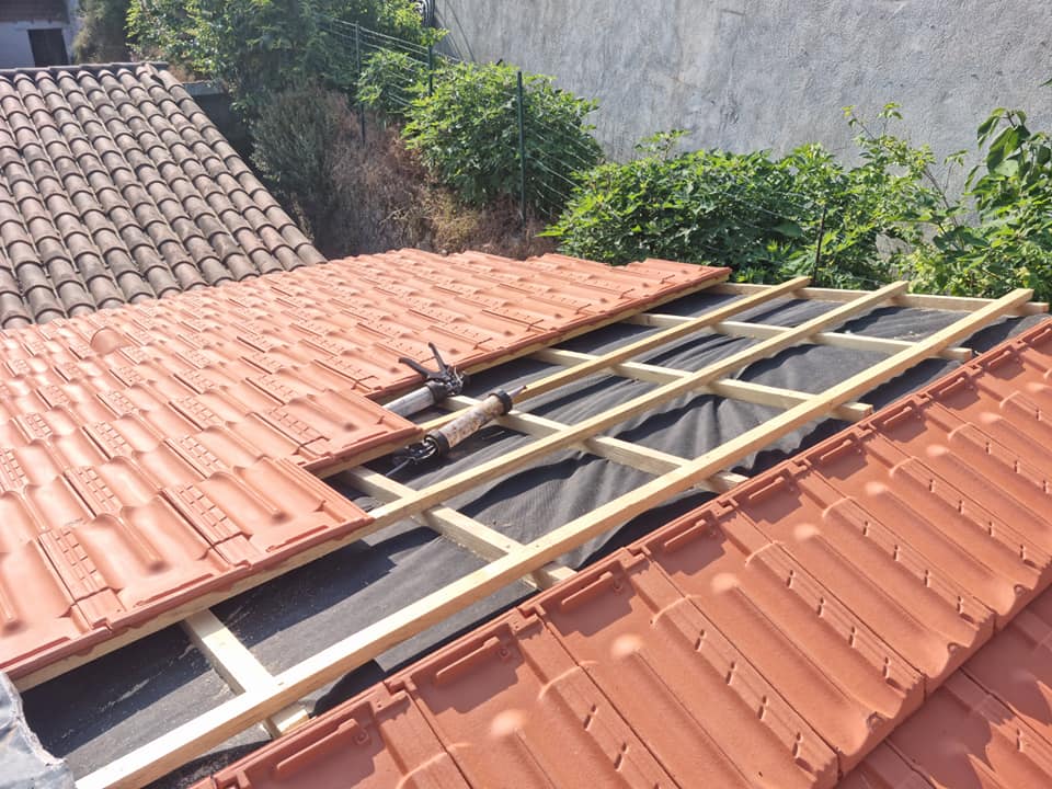Rénovation de toiture par un couvreur à Gémenos